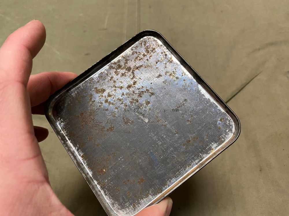 ORIGINAL WWII ERA US SENTINEL FIRST AID KIT CARRY TIN