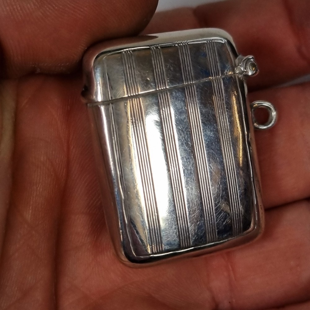 Antique Solid Silver Vesta Case 3.8cm High Birmingham 1911 Robert Pringle