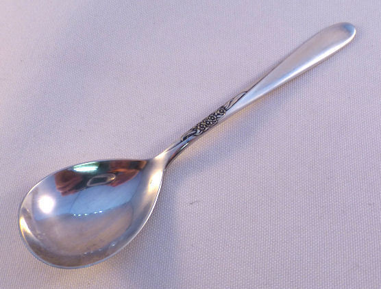SILVER SPRAY- TOWLE STERLING SUGAR SHELL *NEW*