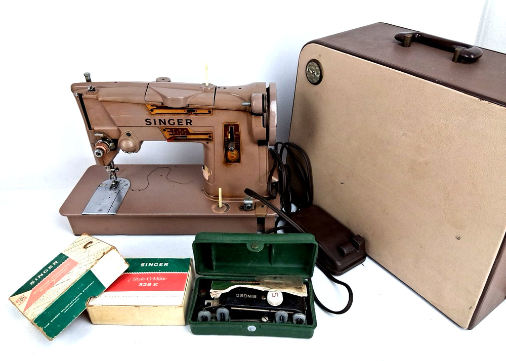 Singer Style-o-matic 328K Sewing Machine Great Britain