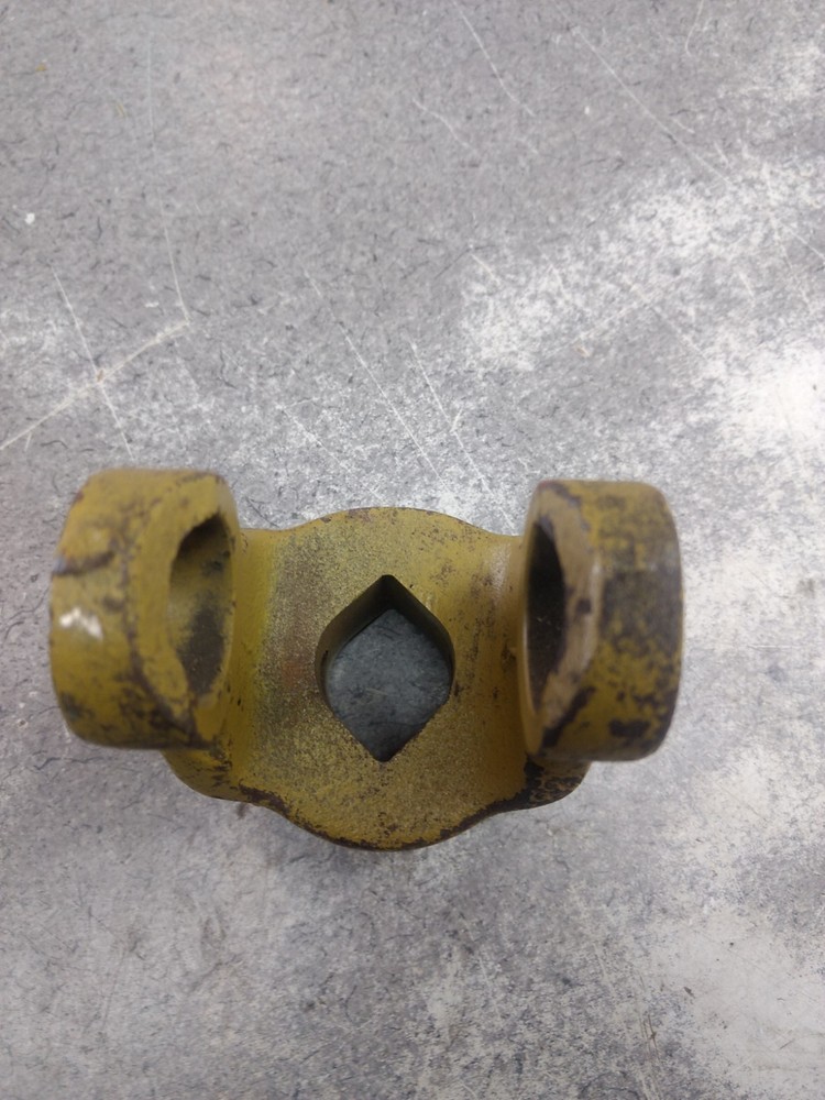 041187 PTO YOKE