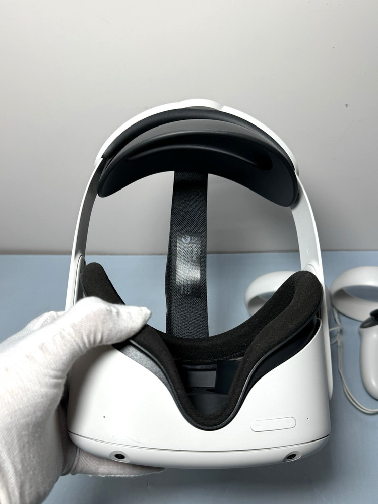Oculus Quest 2 VR Headset White 256GB Elite Head Strap & Case