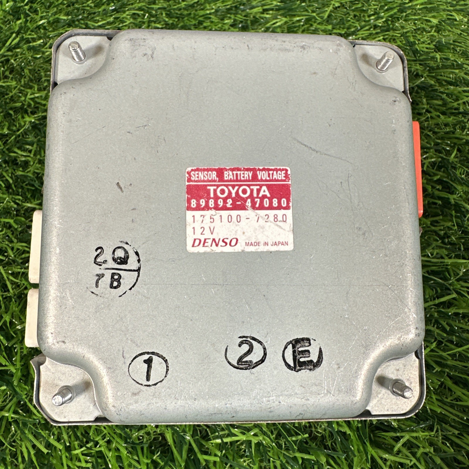 Toyota Prius Hybrid 2011-2015 Bettery Voltage Sensor Control module 89892-47080