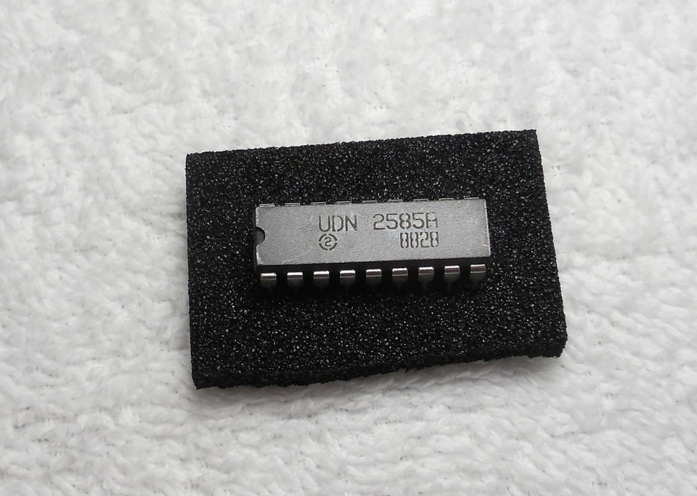 Qty(1) Sprague UDN2585A 8-Channel Source Driver 16-DIP