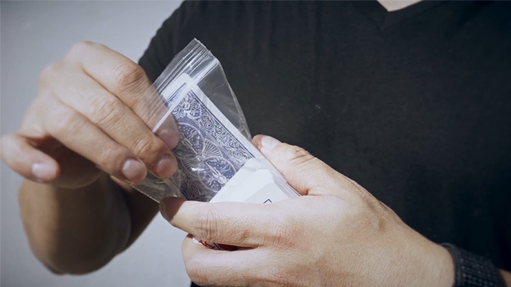 ~ Ghost Pips by Izzat Dzid & Peter Eggink magic tricks