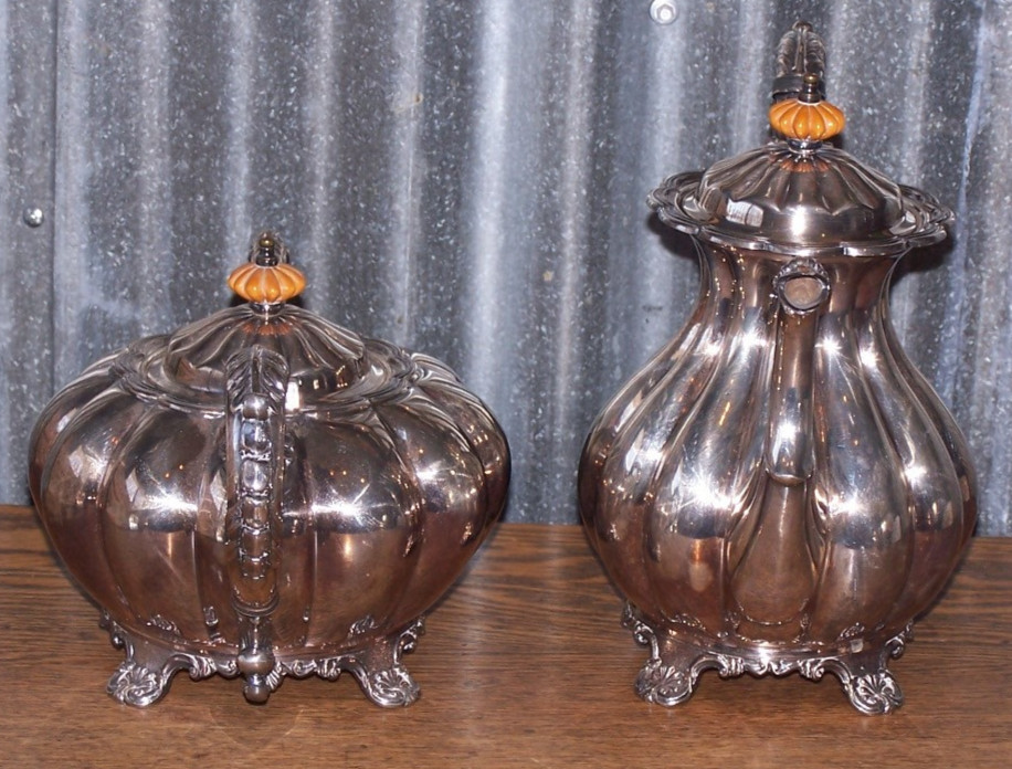 Vintage Melon Pattern Silverplate Coffee & Tea Service w Melon Bakelite Finials