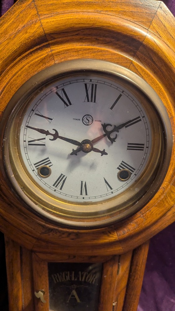 VINTAGE SOLID OAK REGULATOR KEY WIND WALL CLOCK