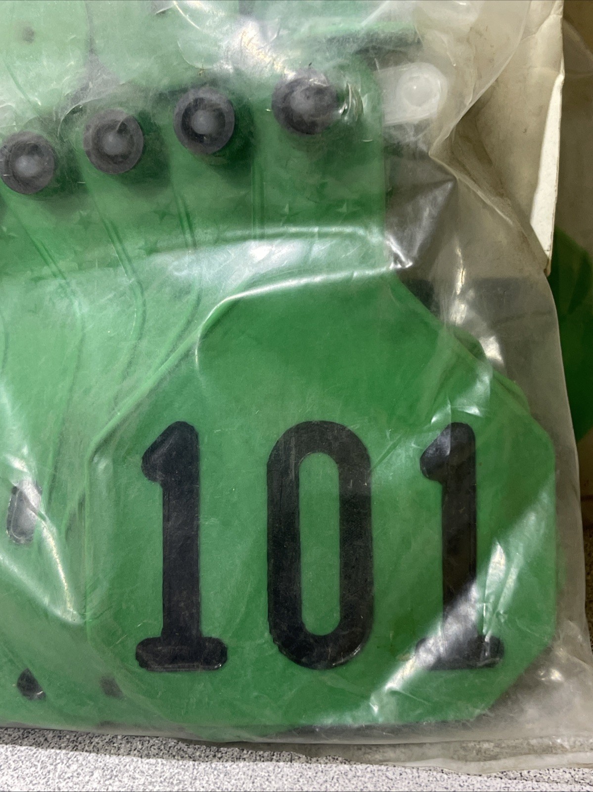 Y-Tex 4 Star Large Cattle Tags 25 Pack, 2 Piece Ear Tag System, Green, 101-125