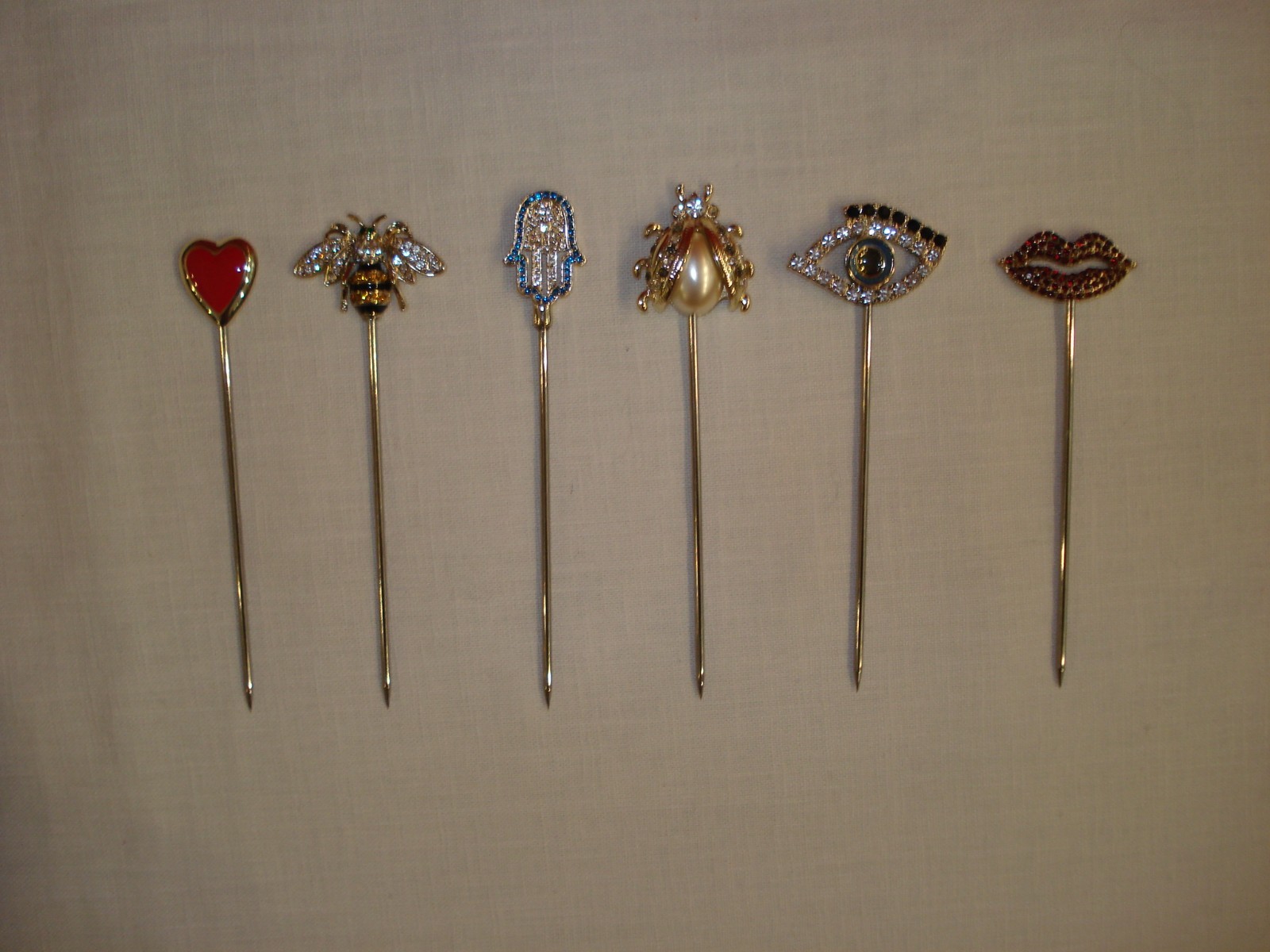 JOANNA BUCHANAN SIX ASSORTED RHINESTONE LUCKY CHARM COCKTAIL PICKS-NEW IN BOX