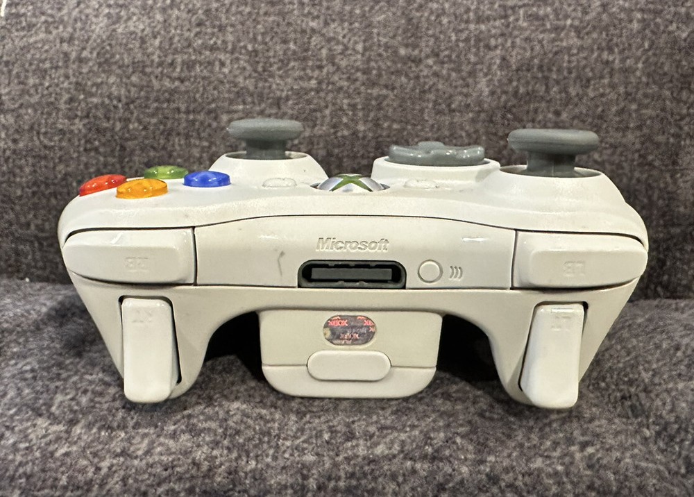 Official Microsoft Xbox 360 White Controller! Works Great! Fast Ship! Authentic!