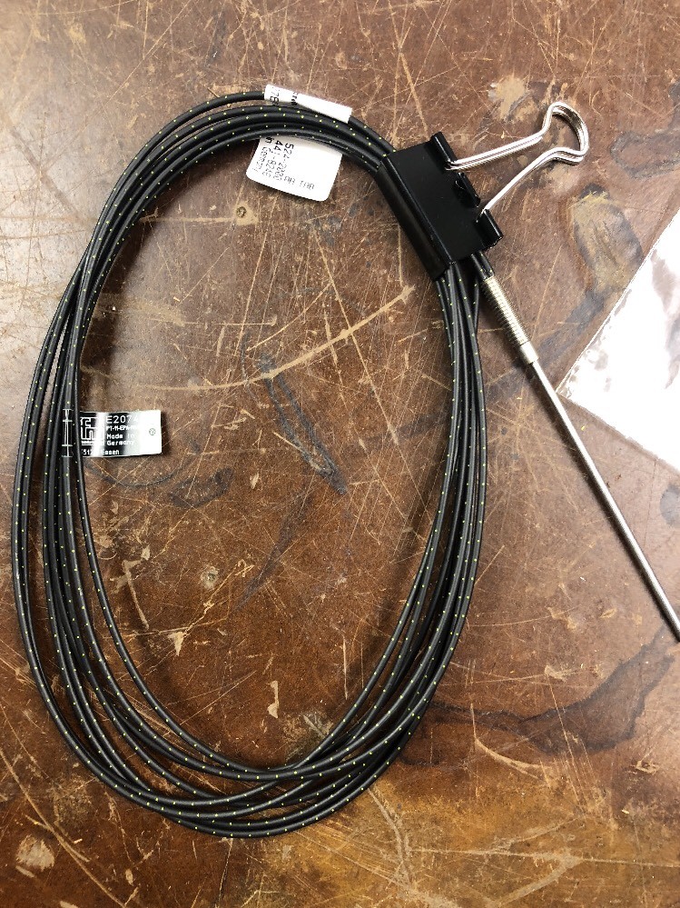 E20749 IFM Diffuse Reflection Bendable Fiber Optic Sensor EFECTOR NOS -----A1