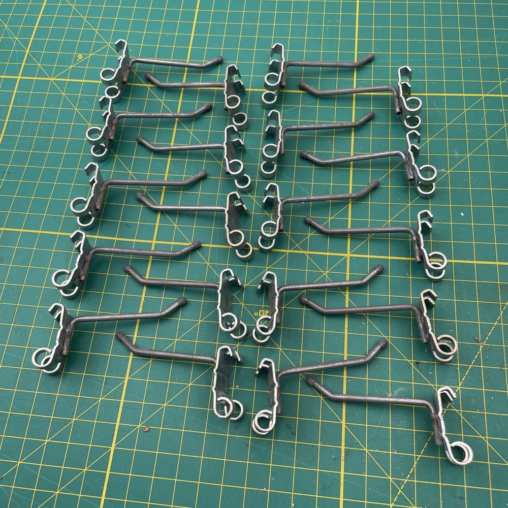 2.5" Gridwall Hooks 20 Silver Hooks For 1" Grid Wall or Mini Grid Cube Displays