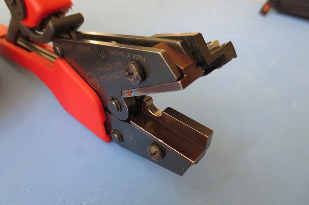Molex 64001-4700A 14-22AWG Side Entry, RHT-2761- CC Crimp Tool •• Gently Used ••