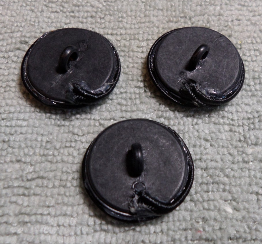 17 Vintage Fabric Picture Buttons