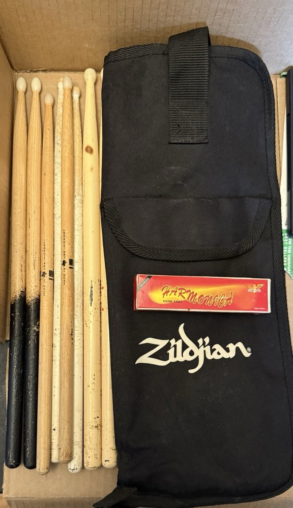 Zildjian Basic Drum Stick Bag with sticks