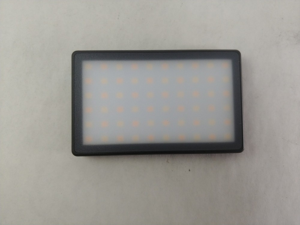 Lumecube LC-PANELMINI1 Smart LED Light and diffuser.