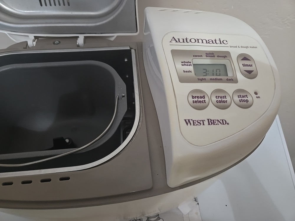 West Bend Automatic Bread & Dough Maker Model 41052 American Made 1999