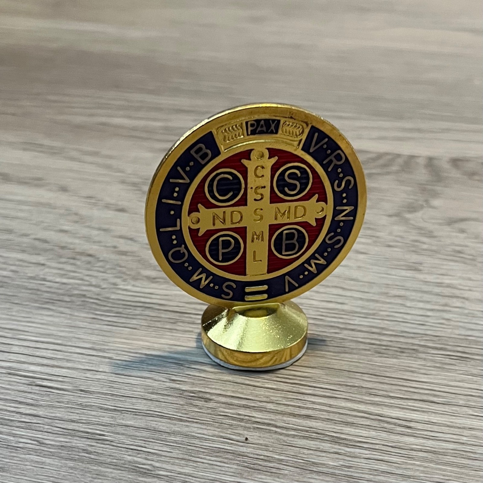 Catholic St Benedict Medal Table Top Desk Car Gold Tone Red Blue San Benito