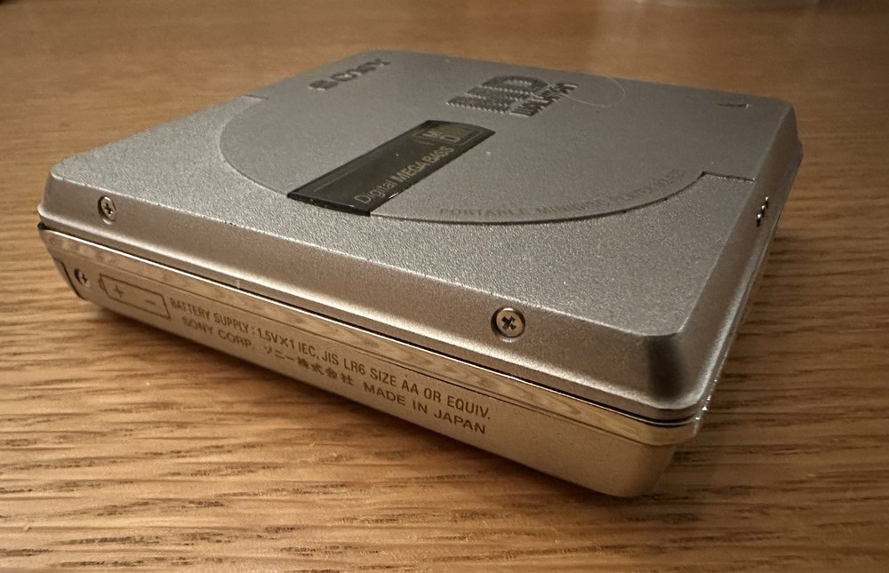 Sony MZ-E35 Walkman Portable MiniDisc MD Player - Please Read