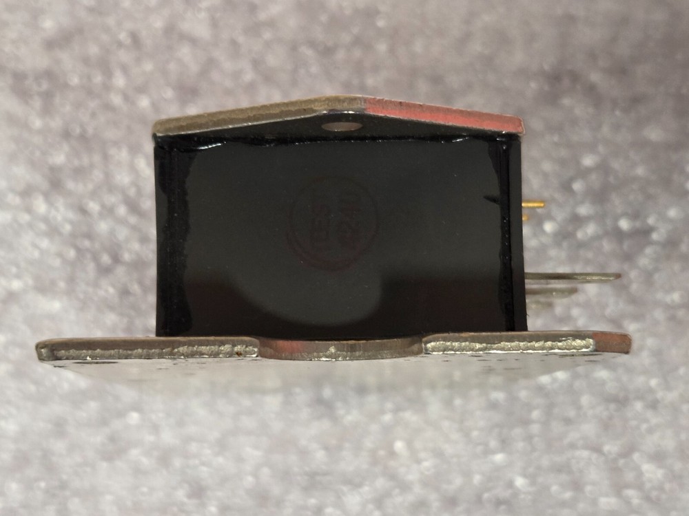 '1 PIECE' - PN# FBH-60-004, FBH-60-4 - LAMBDA - POWER HYBRID VOLTAGE REGULATOR