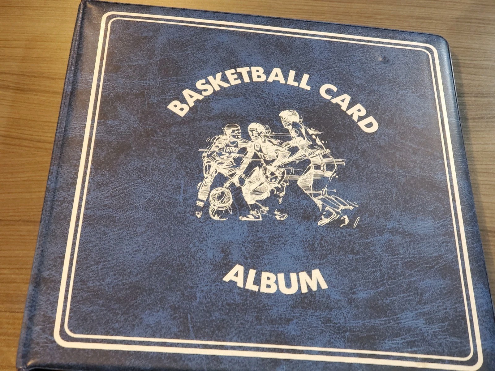 Basketball Sports Card Binder with 70 pages of 9 card sleeves - Ultra Pro