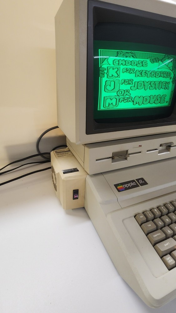 Vintage Apple IIe computer