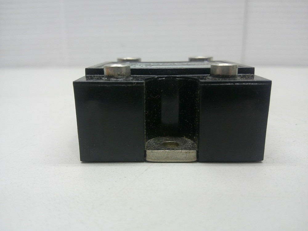 CRYDOM D2410 Solid State Relay, SPST-NO, 10 A, 280 VAC, Panel Mount, Screw, Zero