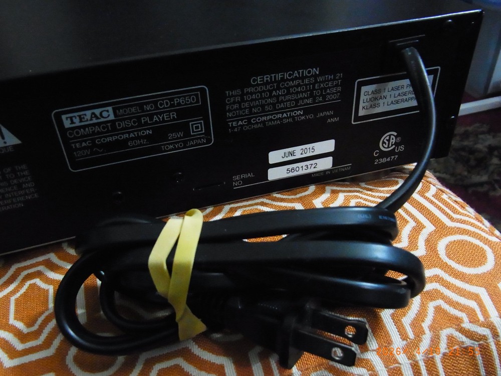 TEAC CD-P650 CD Player with USB Digital Interface Recording/Playback