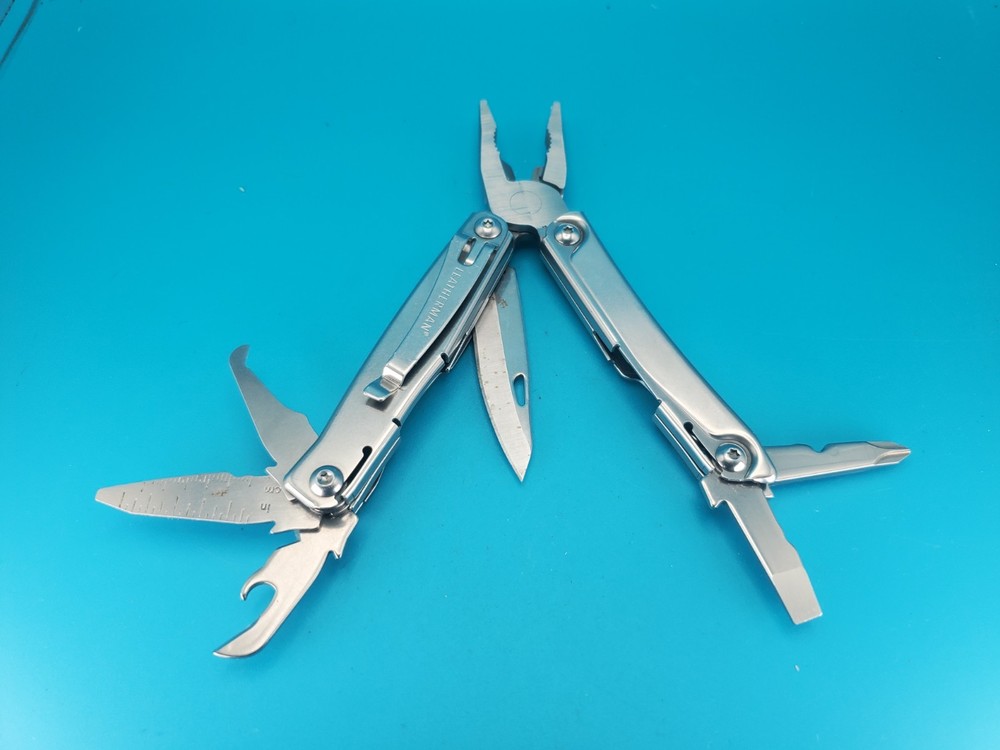 Leatherman Rev 3.8" Multi-Tool, Stainless!