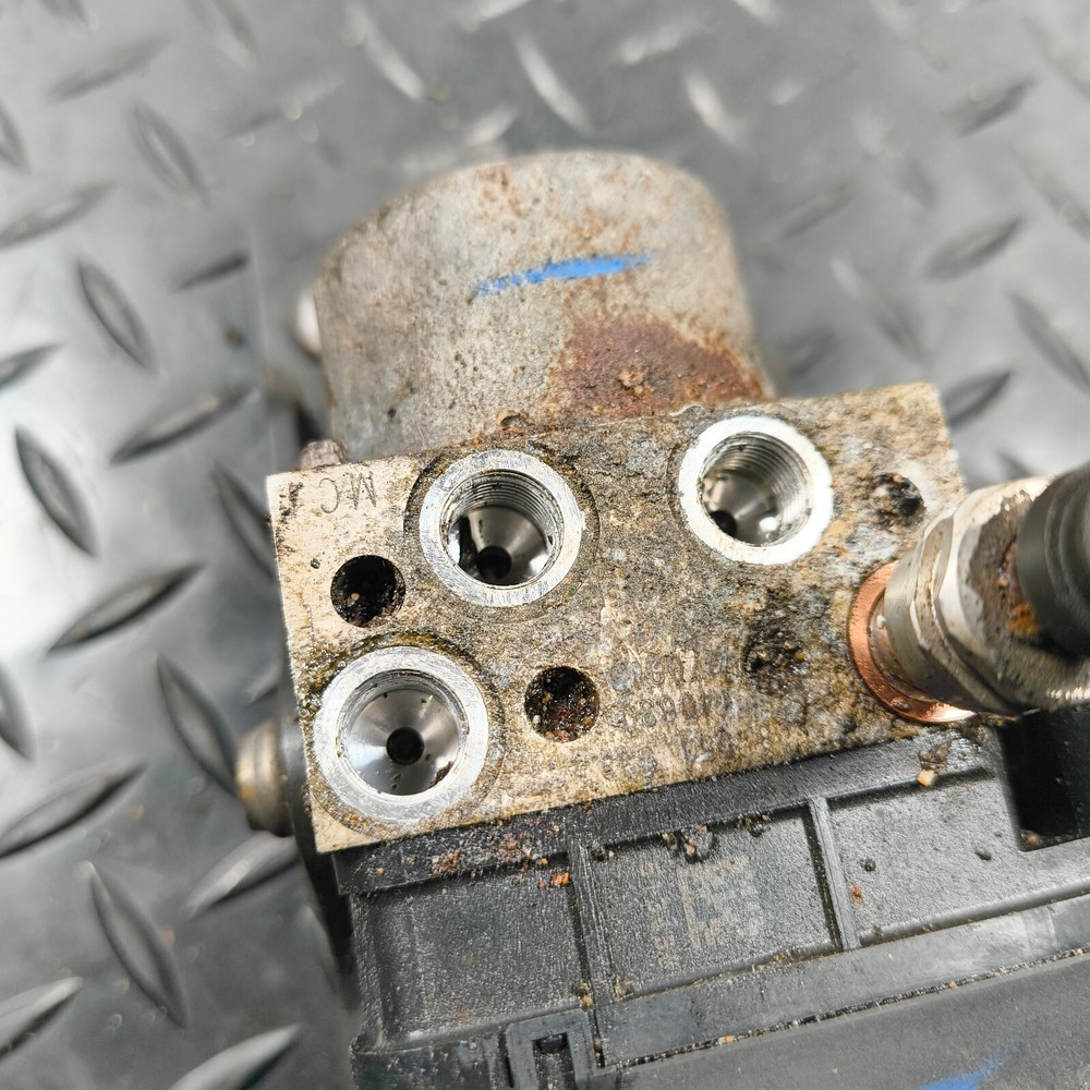 BMW C EVOLUTION ABS module pump 2015