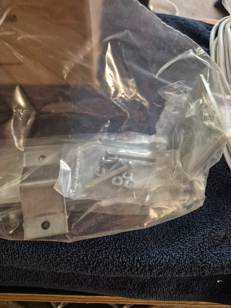 NEW Dwyer ~ A-306 ~ Outdoor Static Pressure Sensor Kit