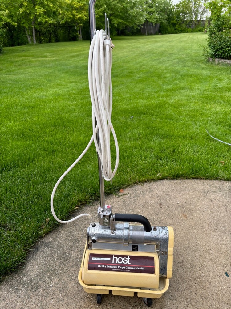 HOST DRY CARPET CLEANING MACHINE