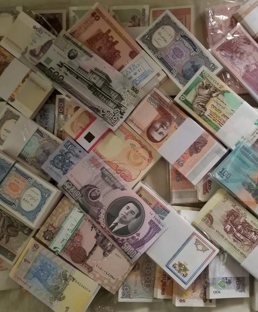 Lot 20 Pieces (PCS) Different MIX world Notes From 12 Foreign Countries, UNC