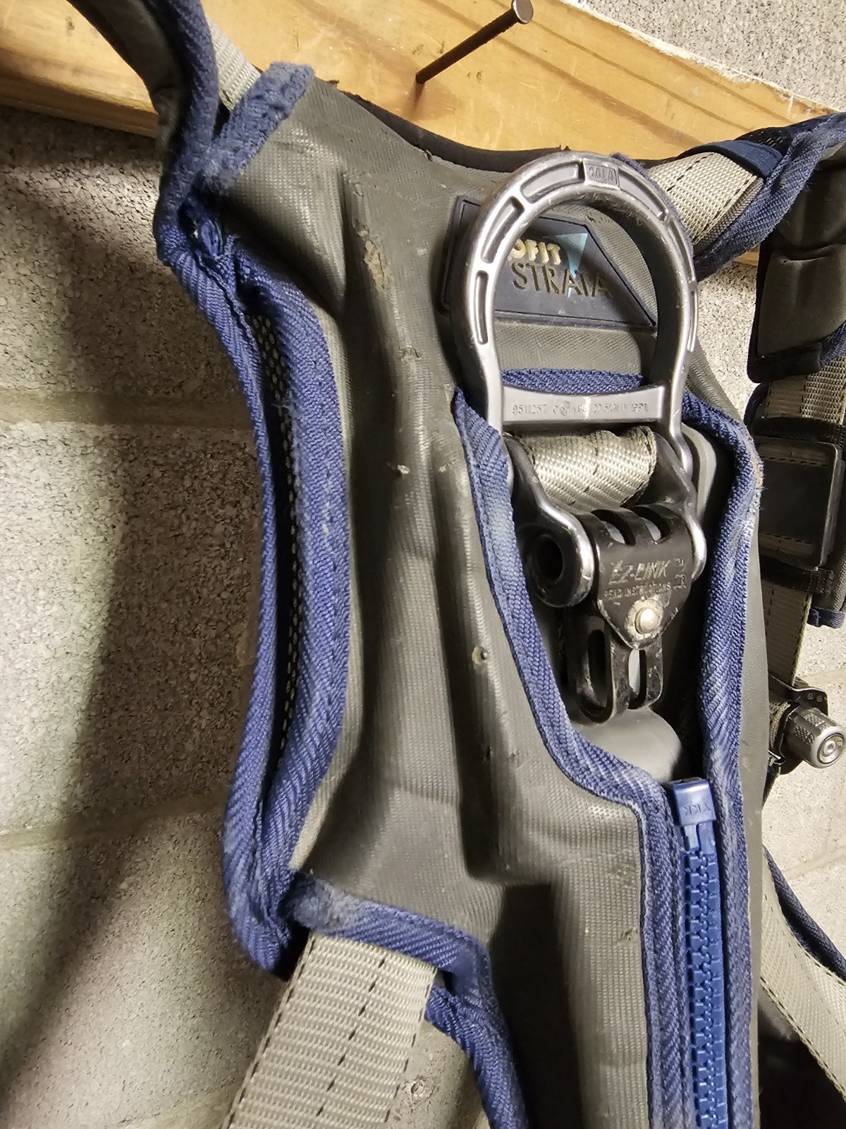 3M DBI-SALA EXOFIT STRATA XL FULL BODY HARNESS FALL PROTECTION XL BELT 1112538