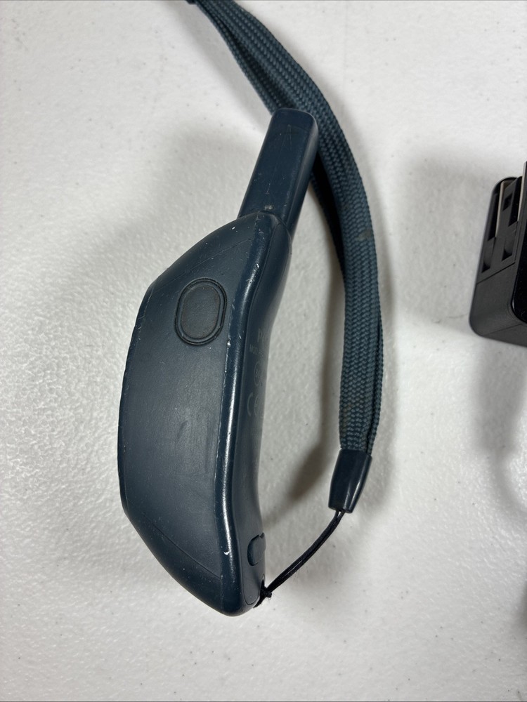 PetSafe RFA573 remote W/ charger Only, Powers On, Not Fully Tested