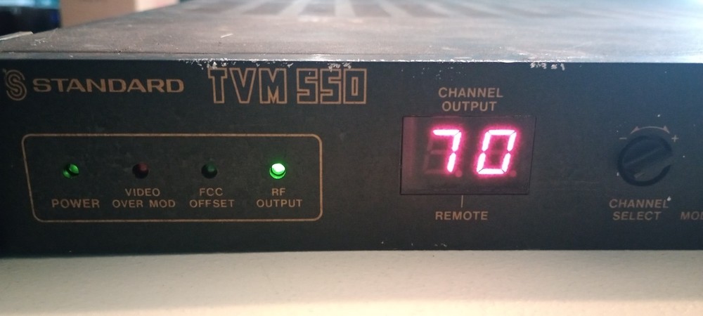 STANDARD TVM550 TV/CATV MODULATOR W CMA60 MONAURAL AUDIO MODULE ~ Powers Up!!!