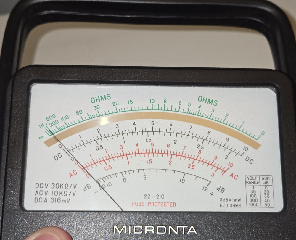 Micronta 22-210 Analog Voltage Ohm Multi-Meter Audible Continuity AC/DC - Tested