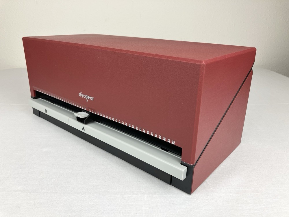 DISCGEAR SELECTOR 100E CD DVD BLURAY GAME 100 DISC STORAGE CASE RED EXCELLENT!
