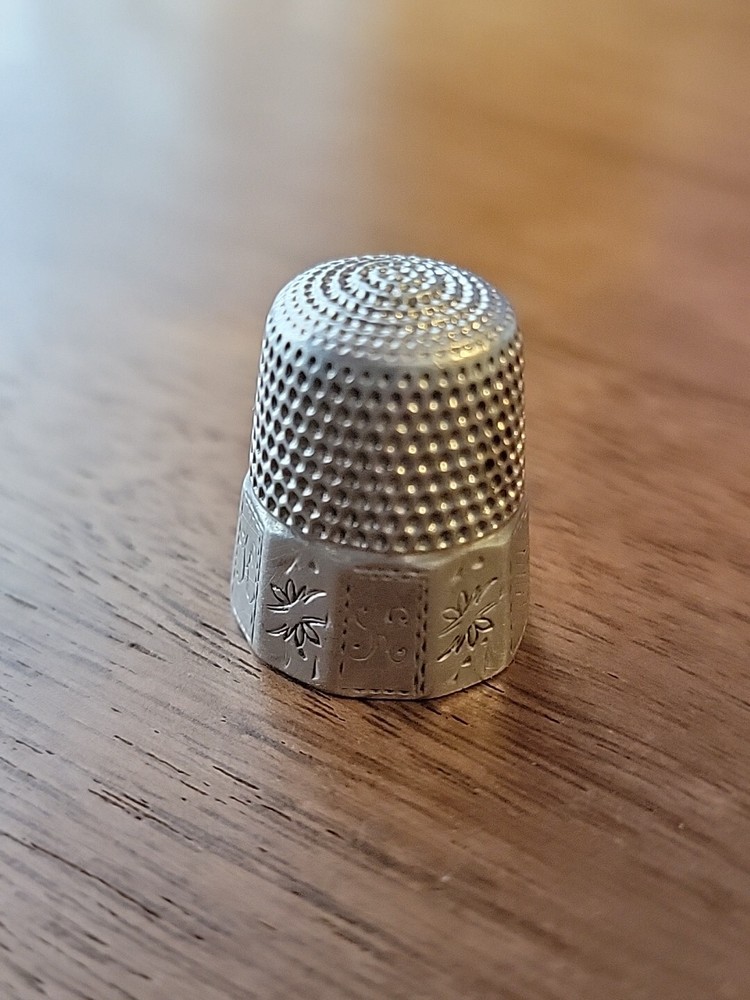 #XC Antique Simons Sterling Silver Size 11 Thimble Scrolls