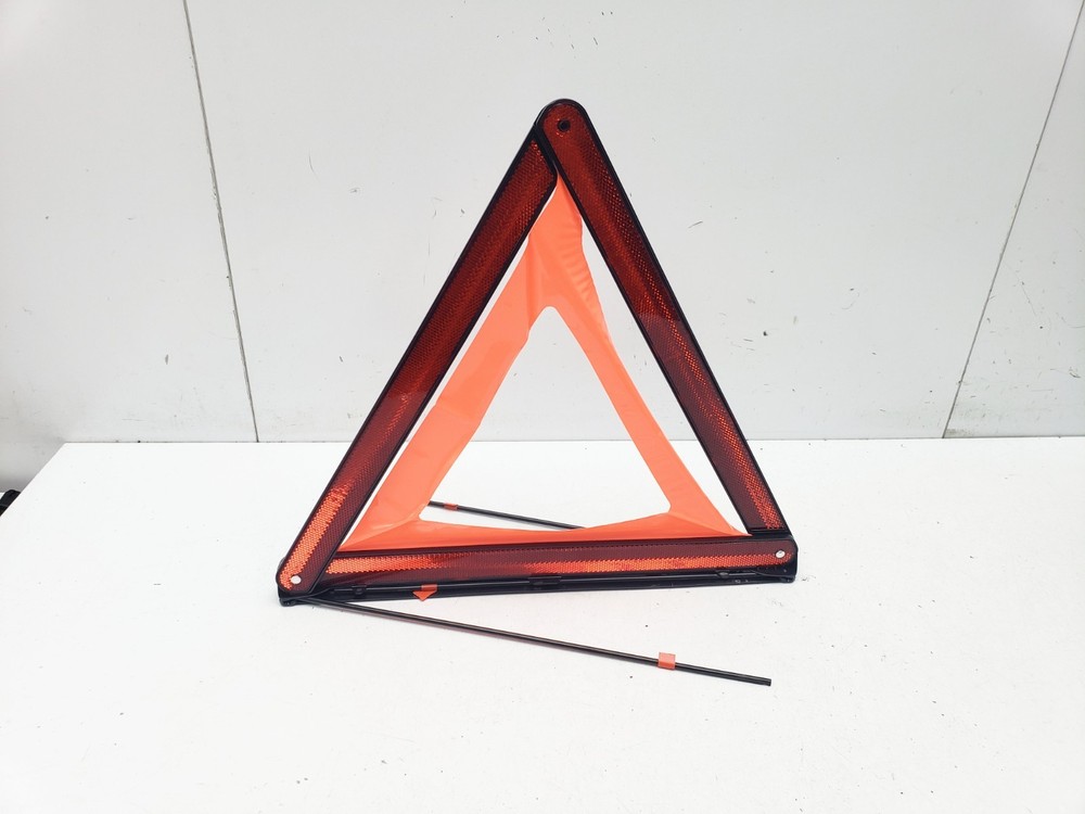 AUDI Q3 8U HAZARD WARNING TRIANGLE 2012 8K0860251