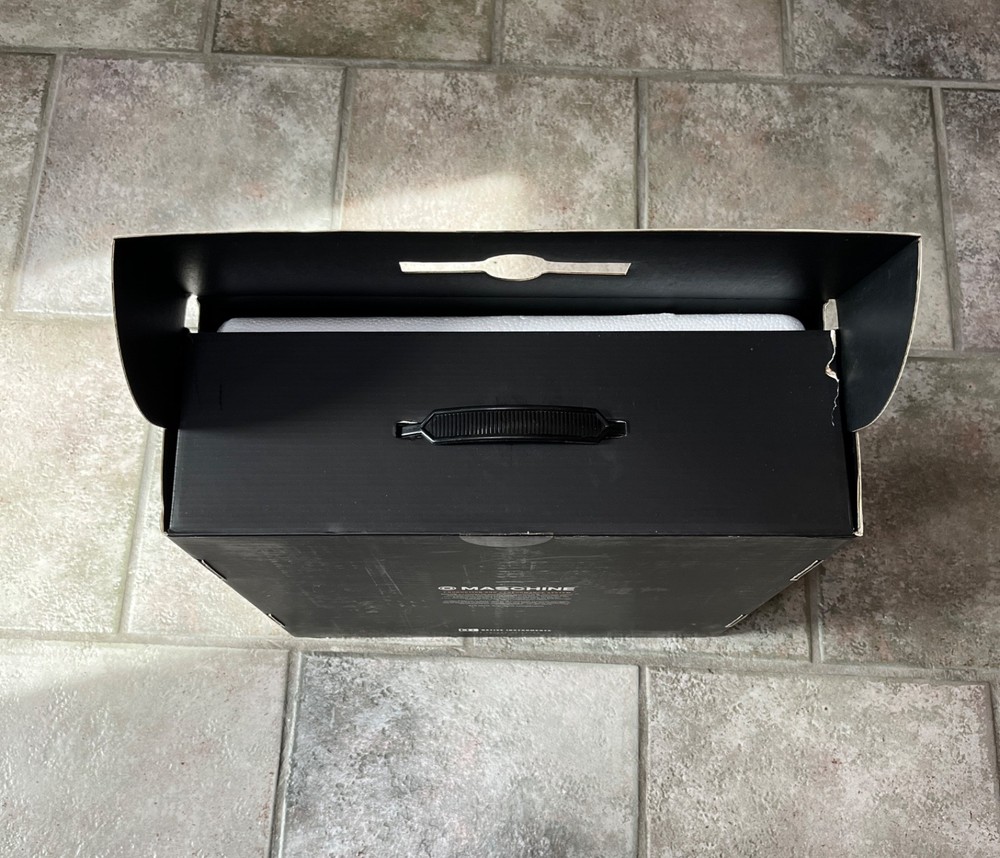 Native Instruments Maschine MK3 USB Audio+MIDI Interface System, Watch Video!