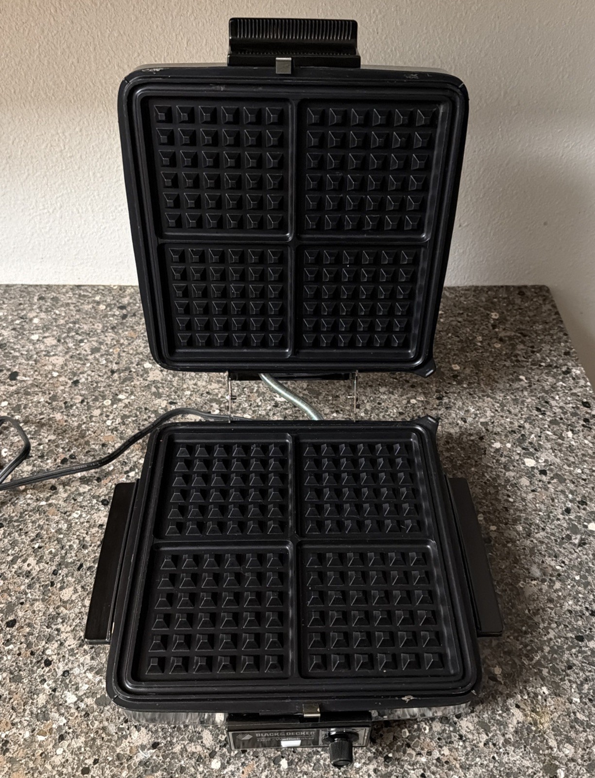 Black & Decker 3 in 1 Waffle Baker Maker Grill G48TD Tested Works Great Clean