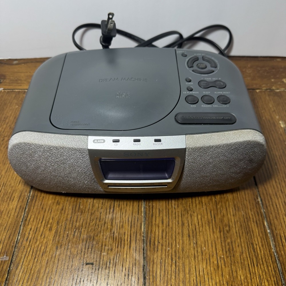Sony ICF CD830 Dream Machine CD / AM / FM / Alarm Clock - Read Description