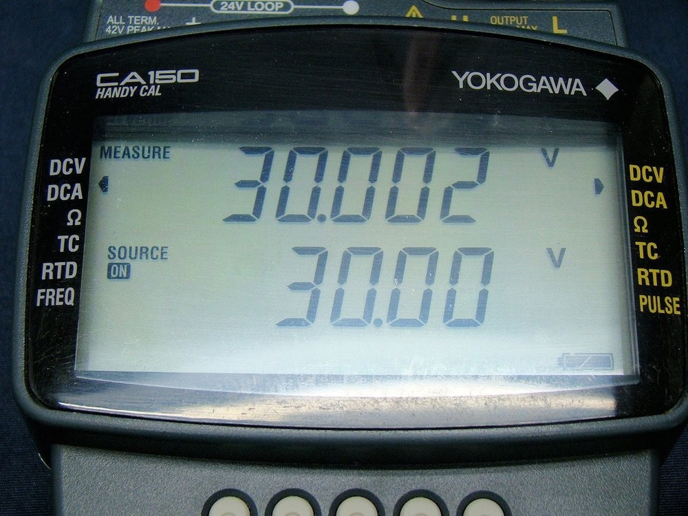 YOKOGAWA CA150 Handy Calibrator DC Voltage Current Source Measure with RJ Sensor