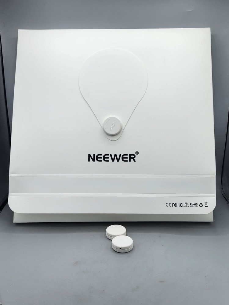 Neewer White Lightbox Collapsable with LED Strips & 4 Background Colors