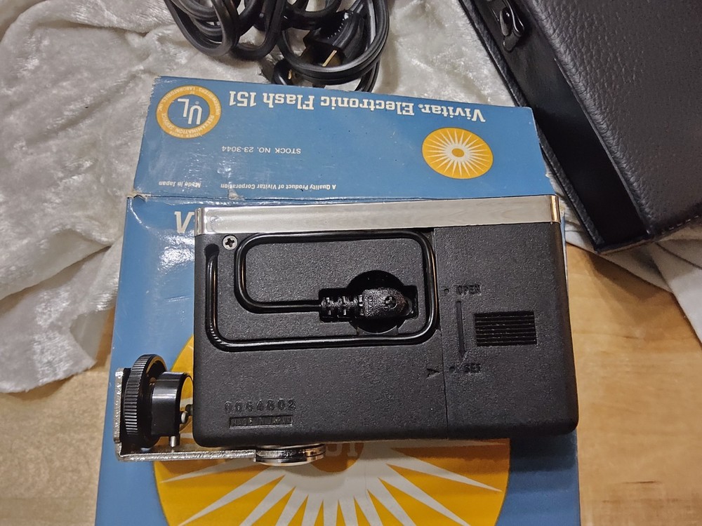 New In Box Vivitar #151 Electronic Flash Unit. TESTED