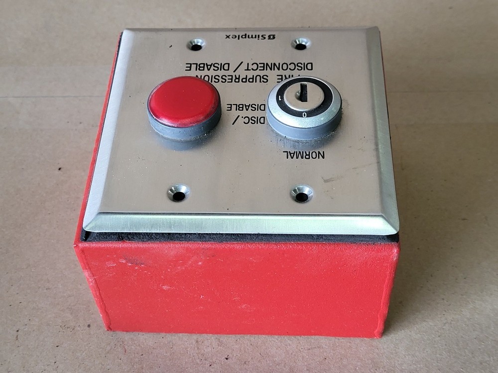 SURPLUS NEW SIMPLEX 0637664 Surface Mount Maintenance Switch – Safety