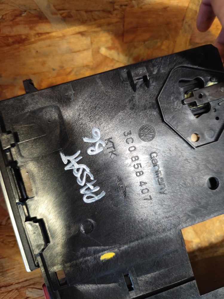 VIDE POCHE WARNING VW VOLKSWAGEN PASSAT B6 4MOTION 2.0 TDI 140HP 3C0858407