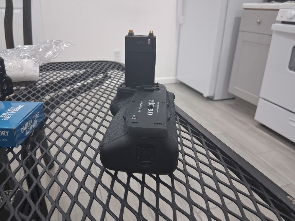 Canon BG-E21 Battery Grip for EOS 6D Mark II