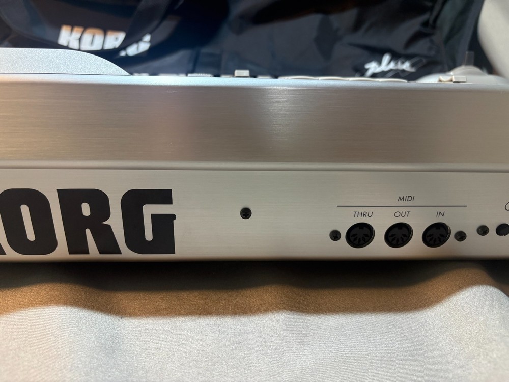 KORG TRINITY Plus 61-Key Keyboard Synthesizer with soft case